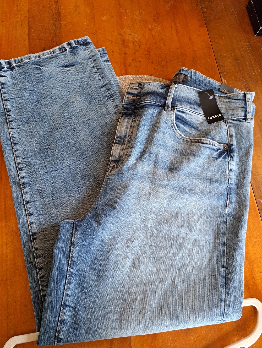 NWT TORRID "Piece Of Cake" Wash High Rise Women's Straight Leg Stovepipe Size 18